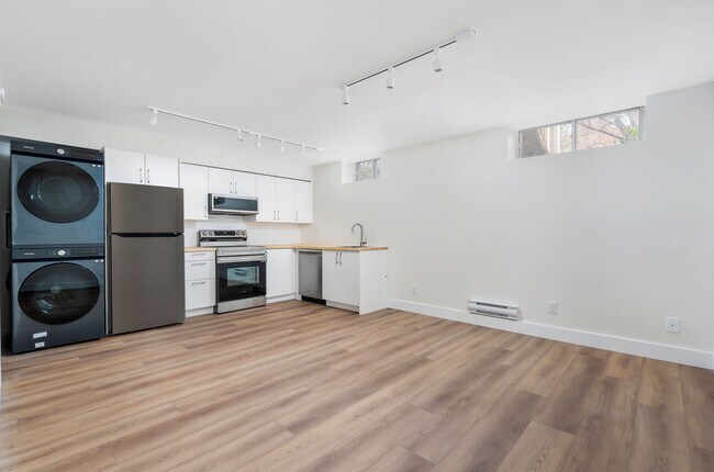 Photo du bâtiment - 91 Alberta Av