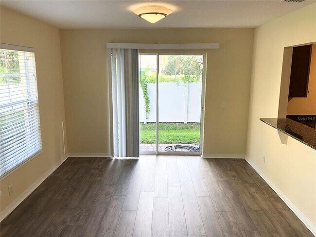 Building Photo - 3844 Mandalay Dr