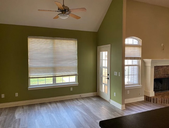 Building Photo - Spacious 4 Bedroom, 3 Bath Home | Prime Lo...