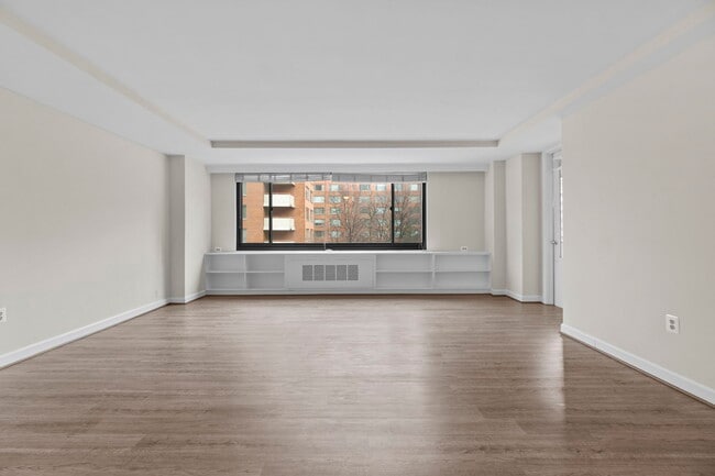 Building Photo - 1011 Arlington Blvd