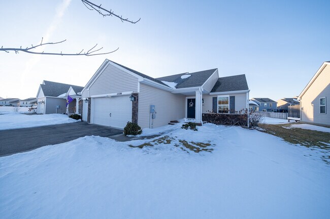 Foto del edificio - 15104 Emory Cir