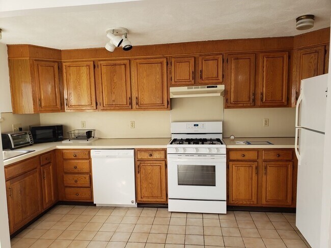 Foto del edificio - 341 Summer St