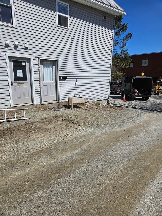 Building Photo - 117 Perham St