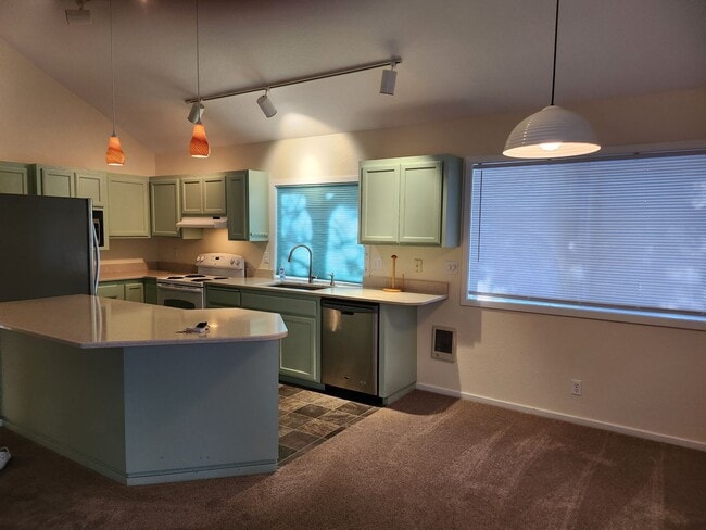 Foto del edificio - $200.00 Rent Credit Incentive each month w...