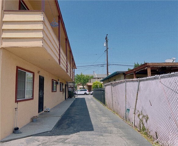 Building Photo - 232 E Emerson Ave