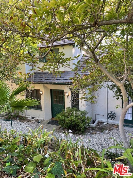 Building Photo - 3116 Lake Hollywood Dr