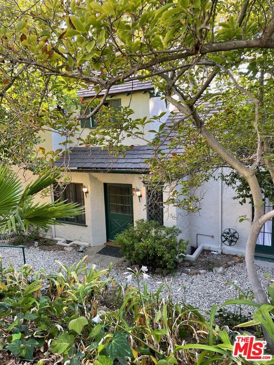 Foto principal - 3116 Lake Hollywood Dr