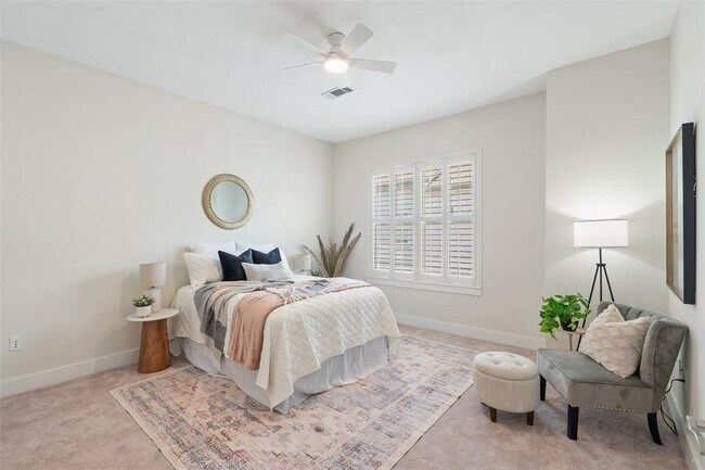 Foto del edificio - 2520 Bluebonnet Ln
