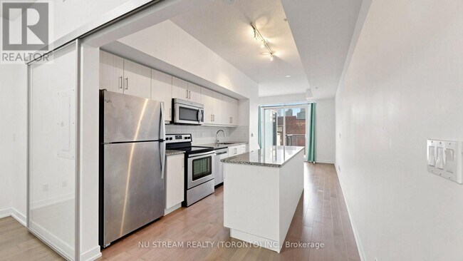 Building Photo - 10 Willison Square