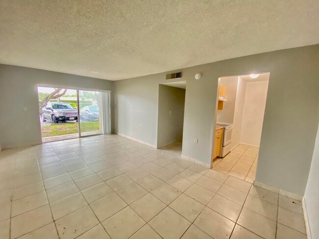 Building Photo - 1127 Lake Terry Dr