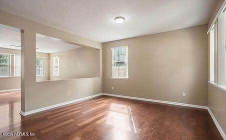Foto del edificio - 11239 Justin Oaks Dr N