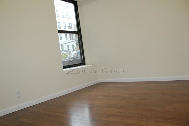 Building Photo - 2435 28th St