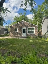 Building Photo - 830 Judson St