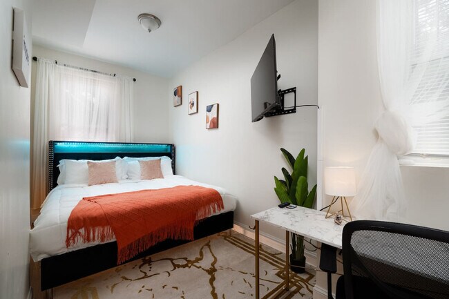 Foto del edificio - 2724 W Division St
