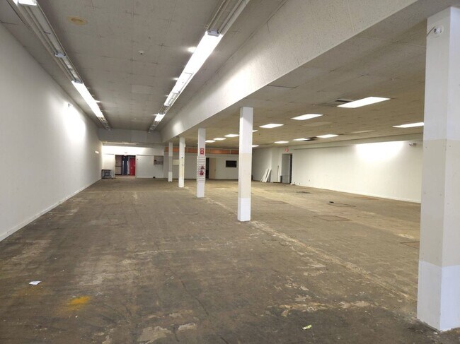 Building Photo - 65 E Bridge St