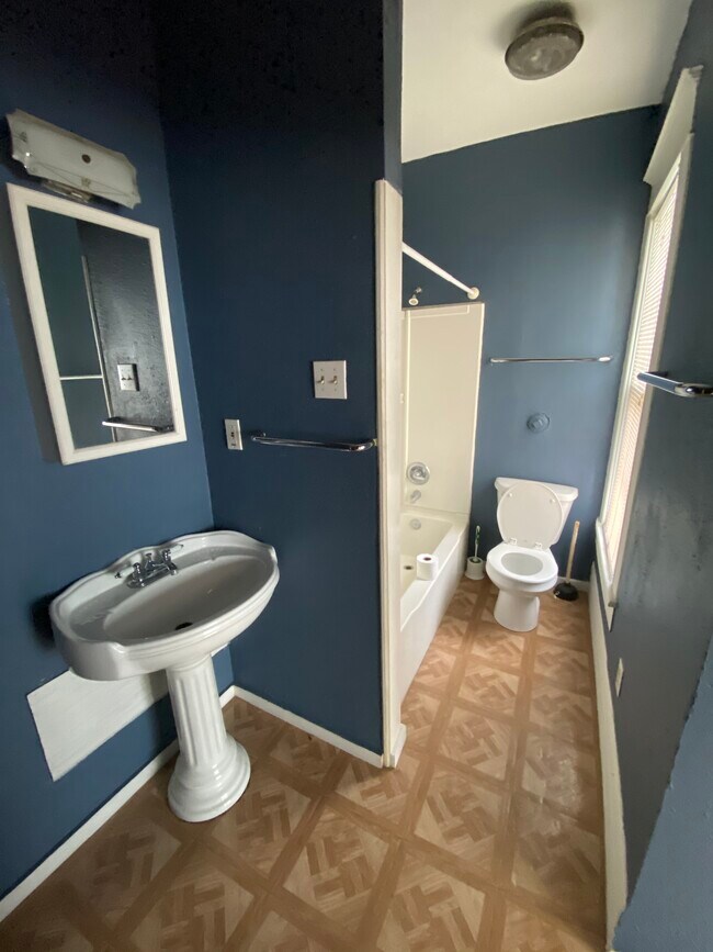 Foto del edificio - 1410 W Oak St