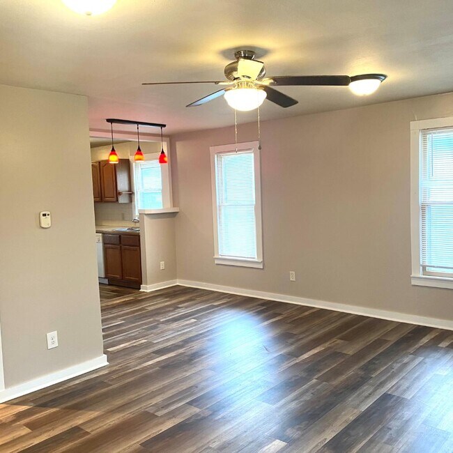 Foto del edificio - 429 E Bridge St