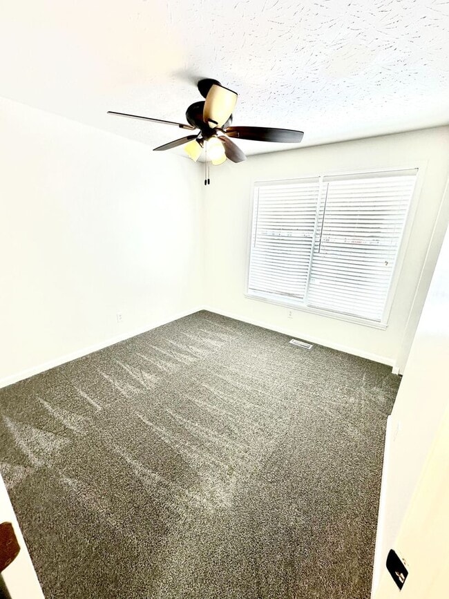 Building Photo - 118 Seattle Slew St