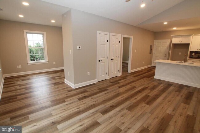 Foto del edificio - 301 Edgeboro Dr