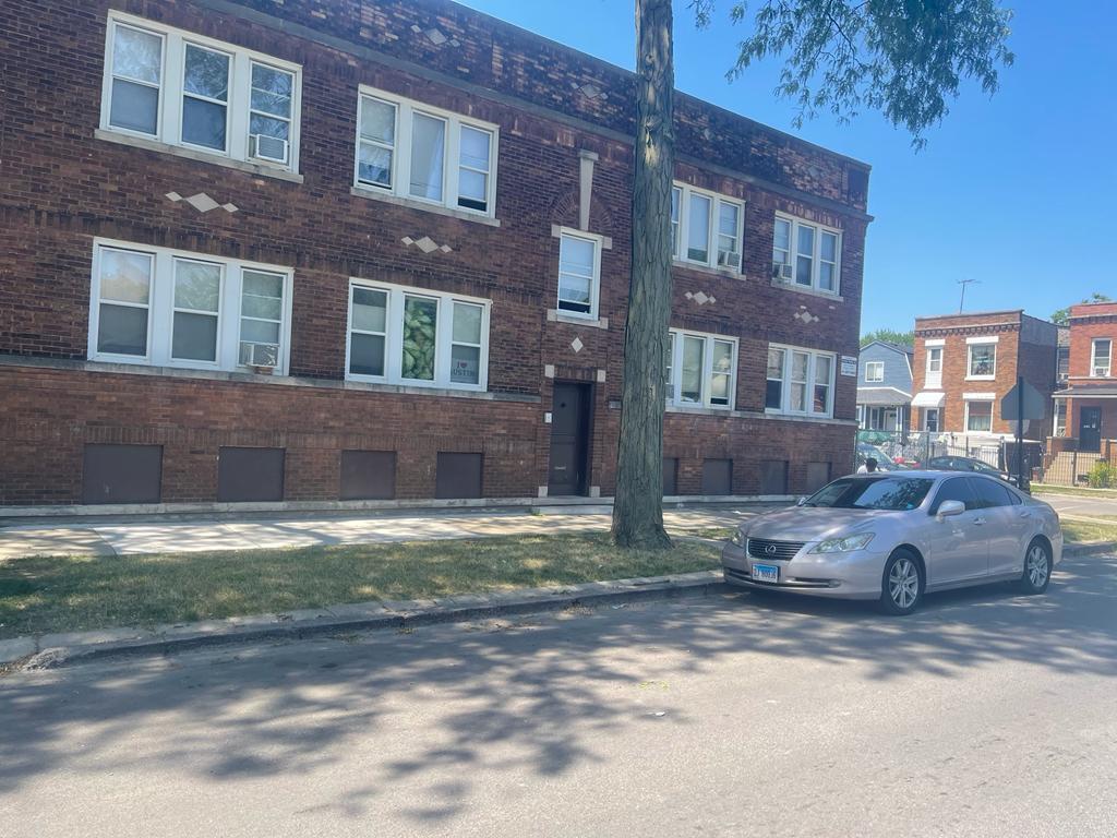 4901 W Huron St Unit 2, Chicago, IL 60644 Condo for Rent in Chicago