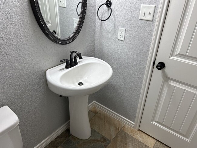 Foto del edificio - 1604 Granex Dr