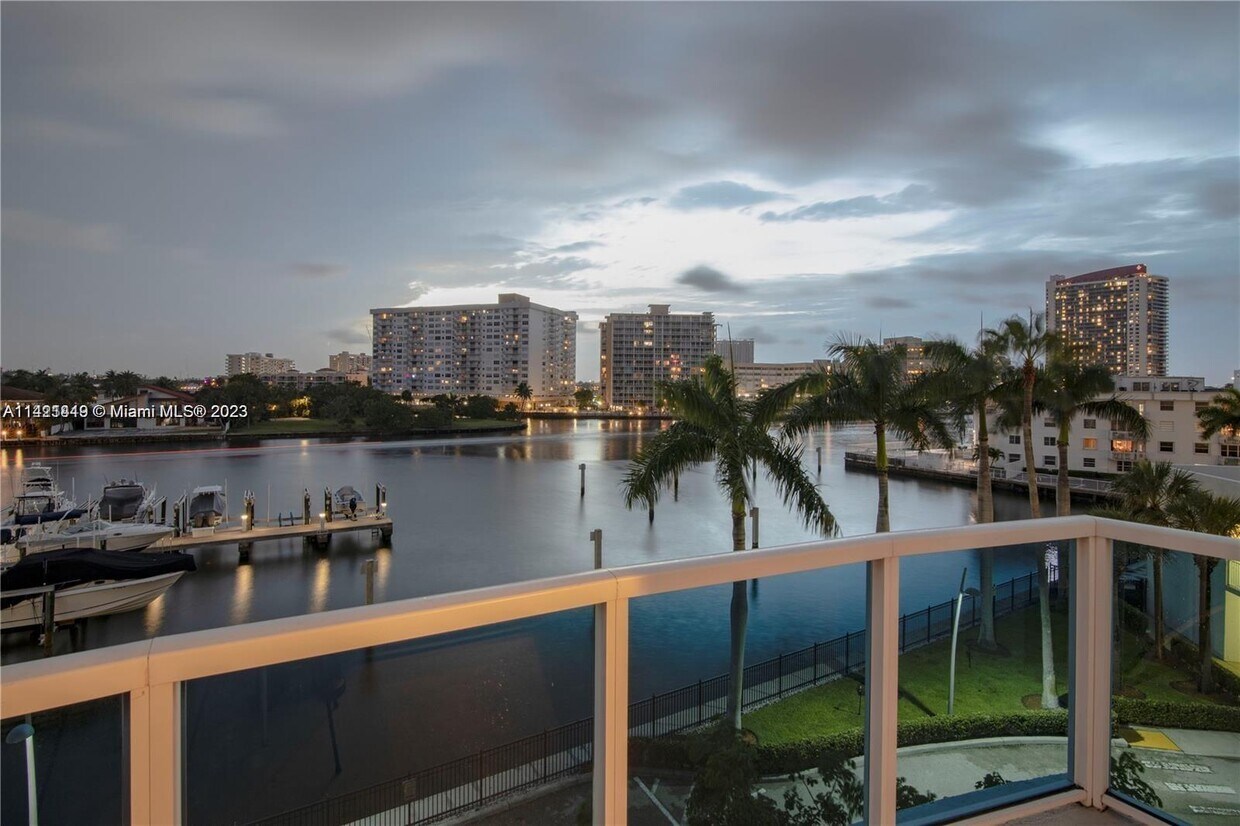 Foto principal - 1945 S Ocean Dr