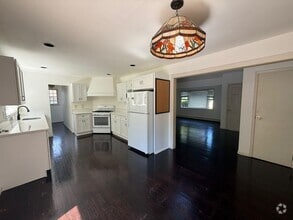 Building Photo - 82 Upton Dr