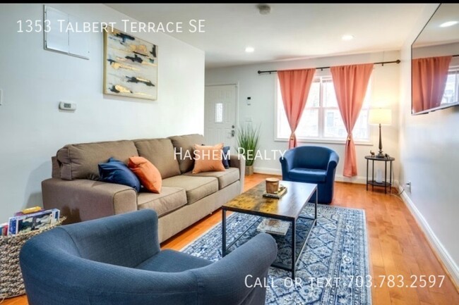 Foto del edificio - Bright 2-Bedroom Fully Furnished Washingto...