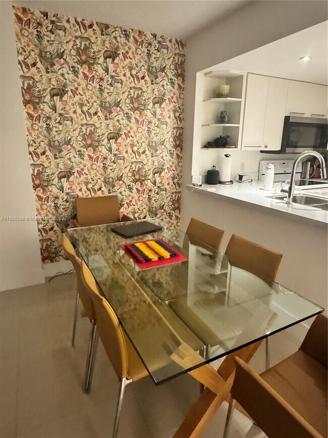 Foto del edificio - 3475 N Country Club Dr