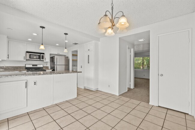 Foto del edificio - 14456 Foothill Blvd