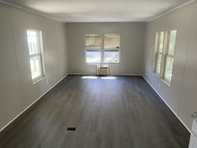 Foto del edificio - 4 Crest Ave