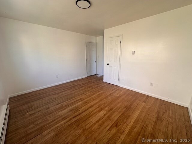 Foto del edificio - 1295 E Main St