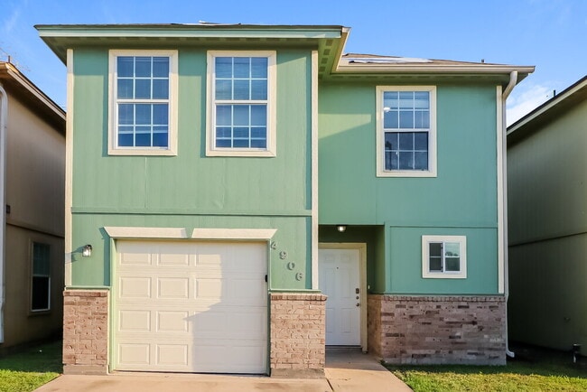 Building Photo - 4906 N Cancun Dr