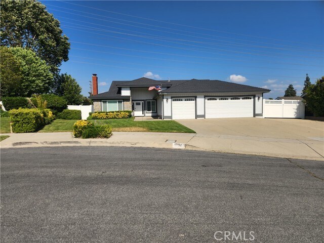 Primary Photo - 1736 Fernbrook Ave