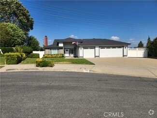 Building Photo - 1736 Fernbrook Ave