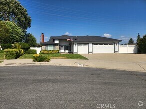 Building Photo - 1736 Fernbrook Ave