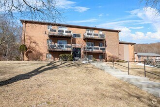Building Photo - 46 Tanager Rd