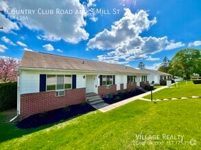 Building Photo - 813 Country Club Rd