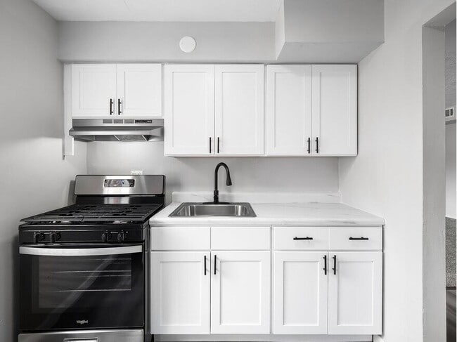 Building Photo - Heights Garden Apartments