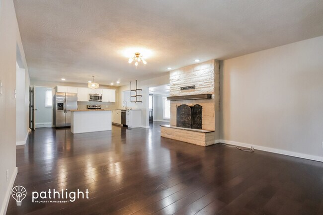Foto del edificio - 1211 West Westview Street, Springfield, MO...