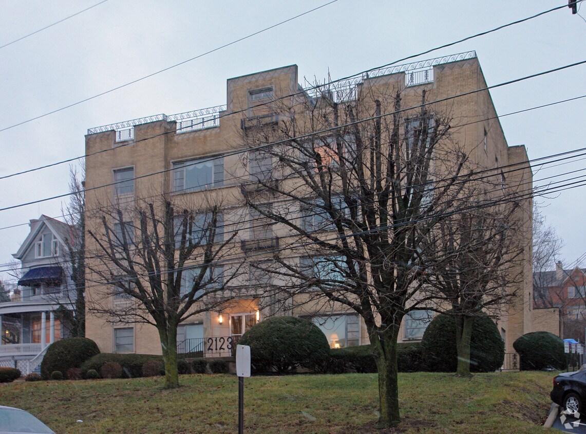 Building Photo - 2123 Luray Ave