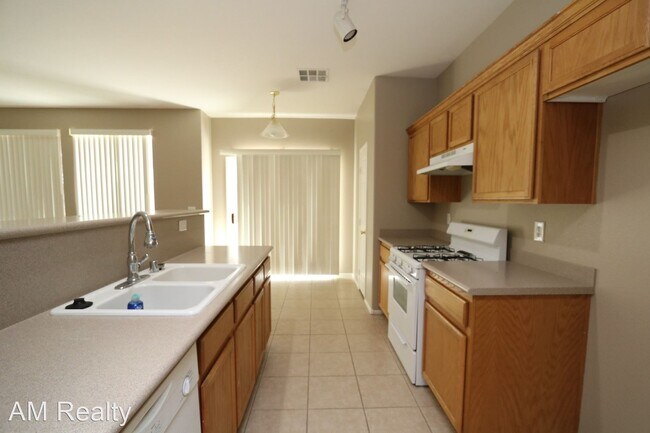 Building Photo - 4 br, 2 bath House - 3313 Mastercraft Ave