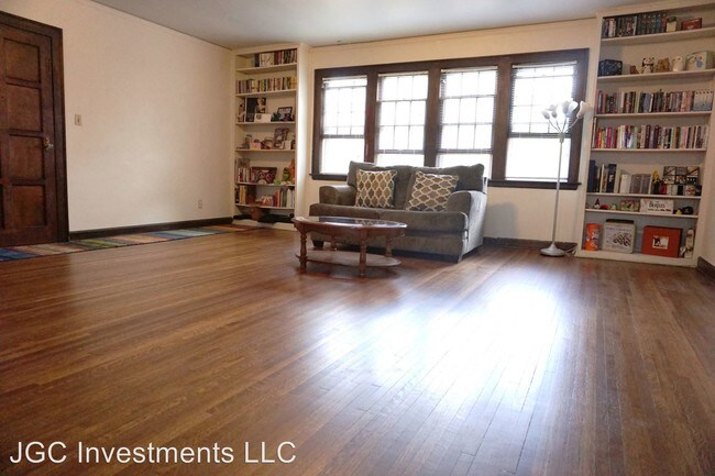 Building Photo - 4817-4821 Chicago St