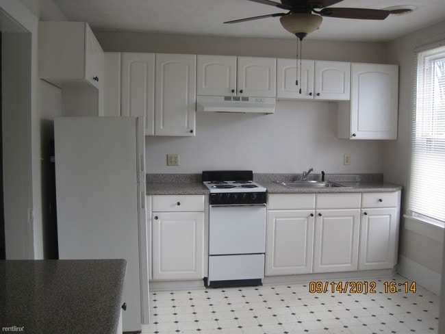 Building Photo - 1201 Cottage St