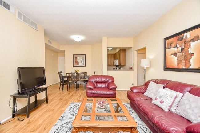 Foto del edificio - 2211 S Braeswood Blvd