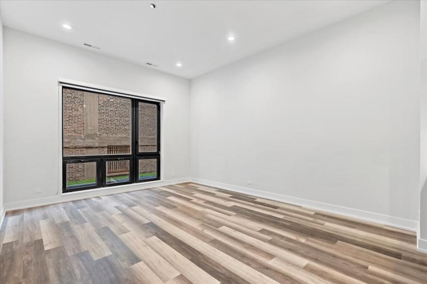 Foto principal - 2 bedroom in Chicago IL 60614