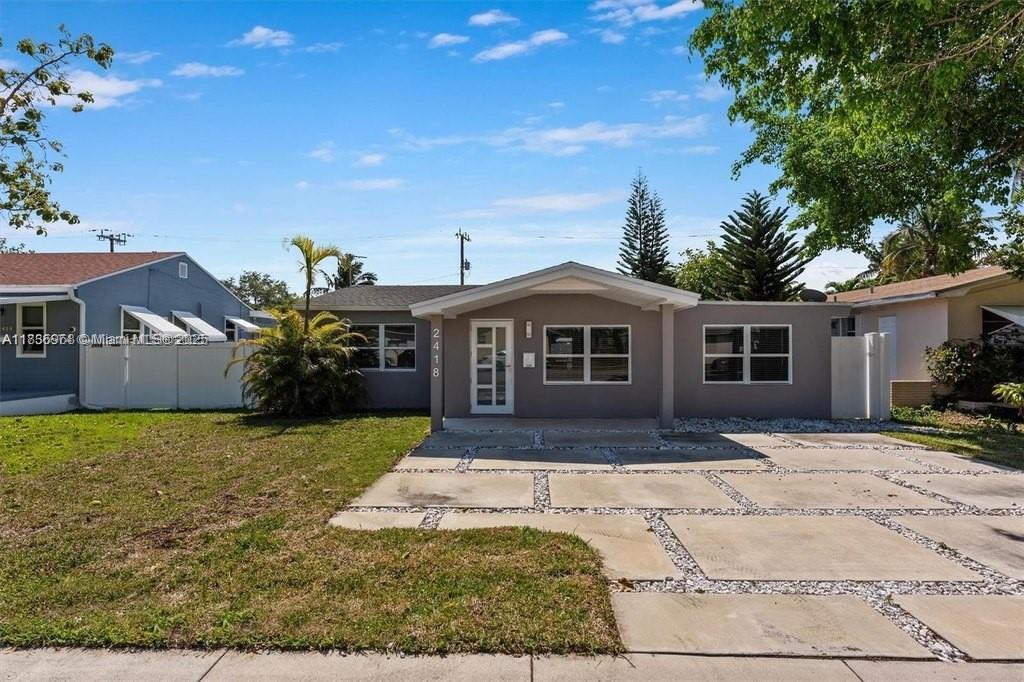 Foto principal - 2418 Taft St