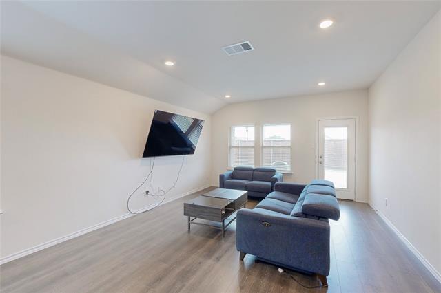 Foto del edificio - 2544 Russell St