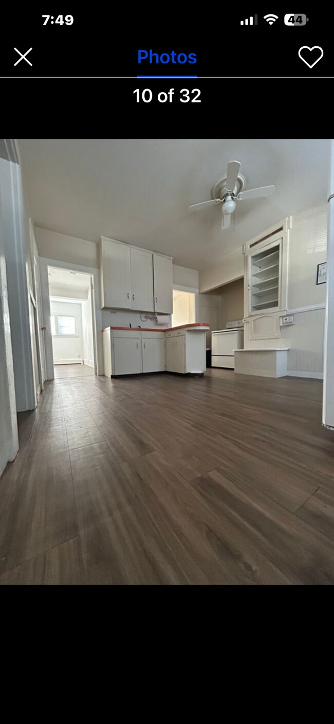 Foto del edificio - 909 Centre St