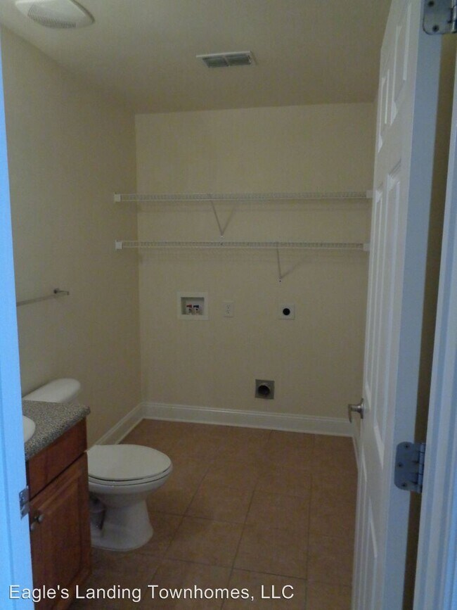 Building Photo - 2 br, 2.5 bath House - 712 Majestic Drive